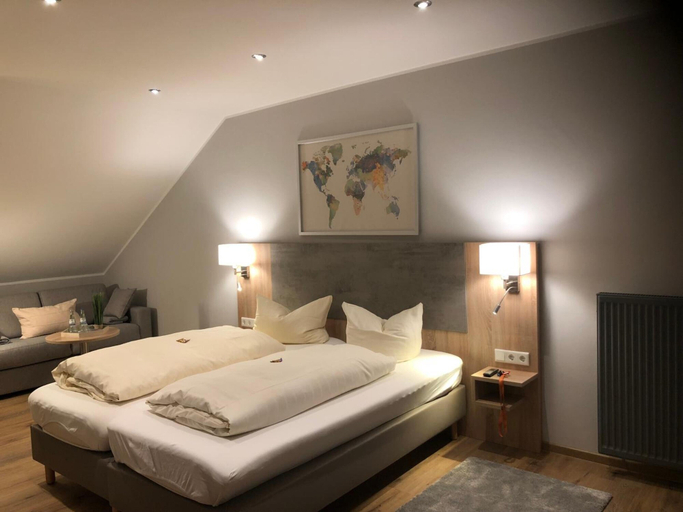 Bedroom 2, Senator Hotel, Bielefeld