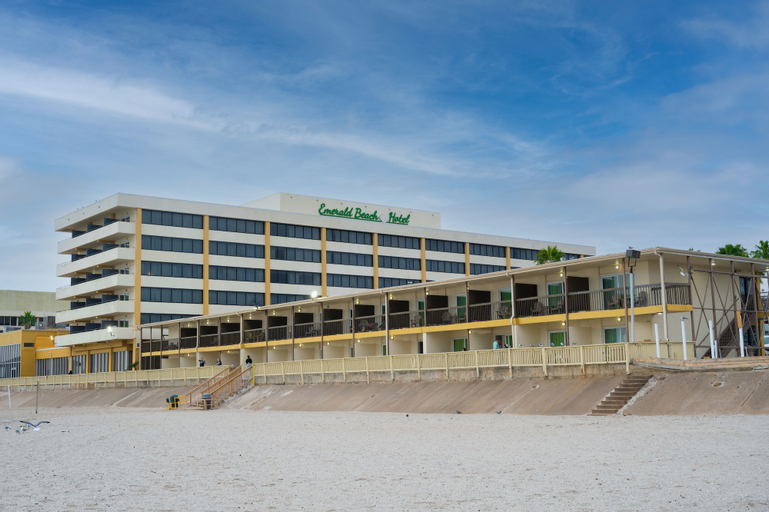 Emerald Beach Hotel, Nueces