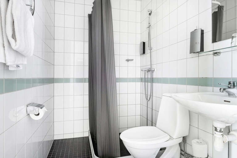 Bathroom 4, Best Western Hotel Trollhattan, Trollhättan