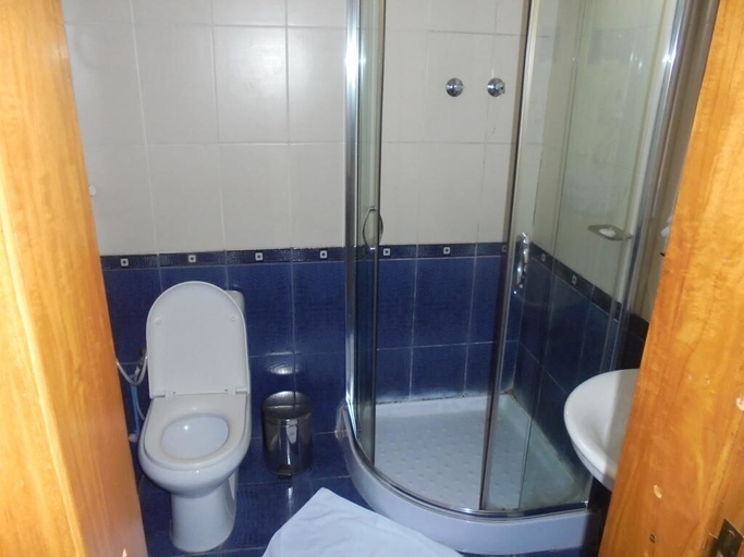 Bathroom 3, Pacific Hotel, Addis Abeba