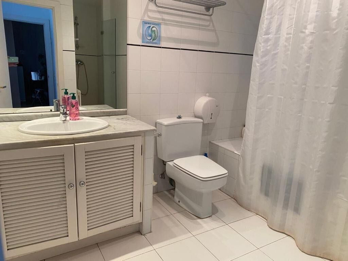 Bathroom 3, Kasa Reina, Guipúzcoa