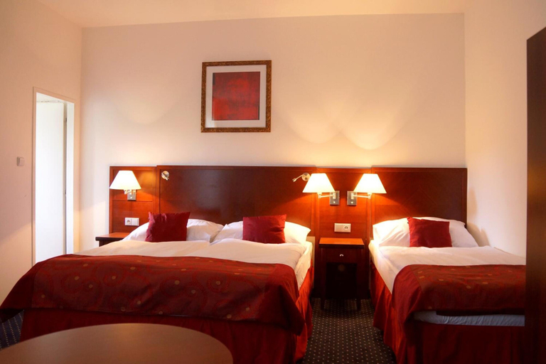 Bedroom 3, Hotel Grand, Praha - západ