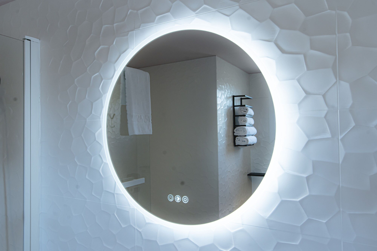 Bathroom 5, Hotel Central, Vienne