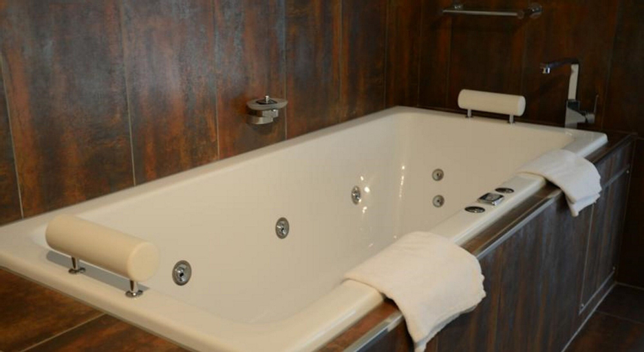 Bedroom 4, Siesta Villa, Snowy River