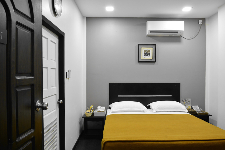 Bedroom 3, Mini Platinum Hotel, Yangon