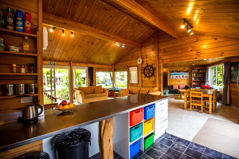 Others 5, Tatahi Cove - Hostel, Thames-Coromandel