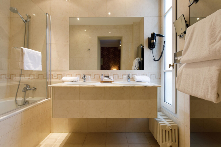 Bathroom 5, Hotel & Spa Le Grand Monarque, Best Western Premier Collection, Eure-et-Loir