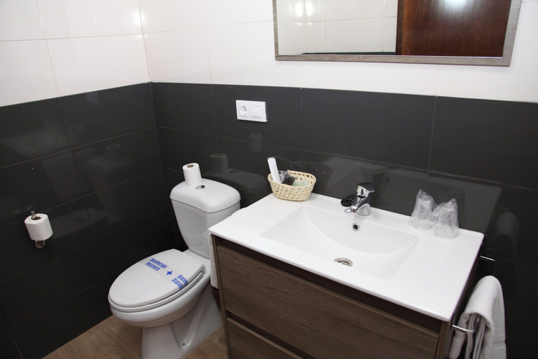 Bathroom 4, Hotel Restaurante Lorenzo, Almería