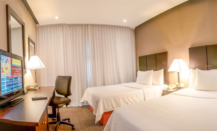 Bedroom 4, Everest Hotel, Victoria