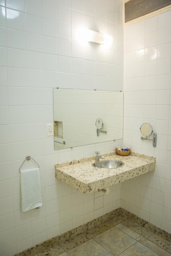 Bathroom 4, Grande Lago Hotel Gastronomia Bar, Três Marias