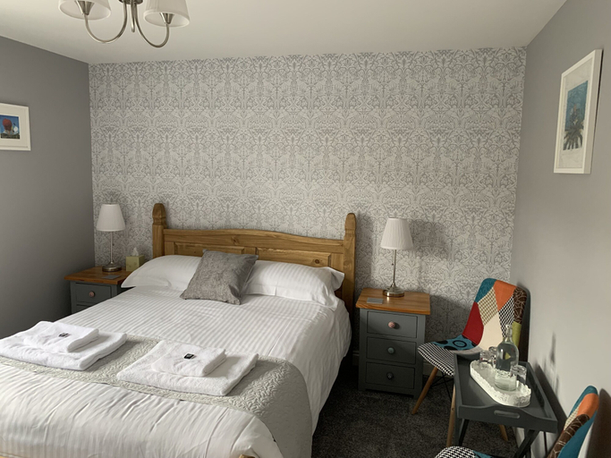 Bedroom 2, Hensleigh House, Dorset