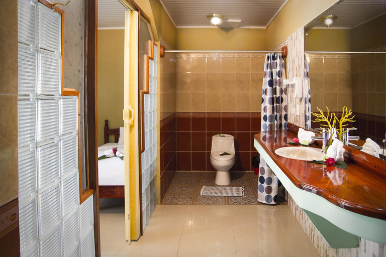 Bathroom 3, Rancho Corcovado Lodge, Osa