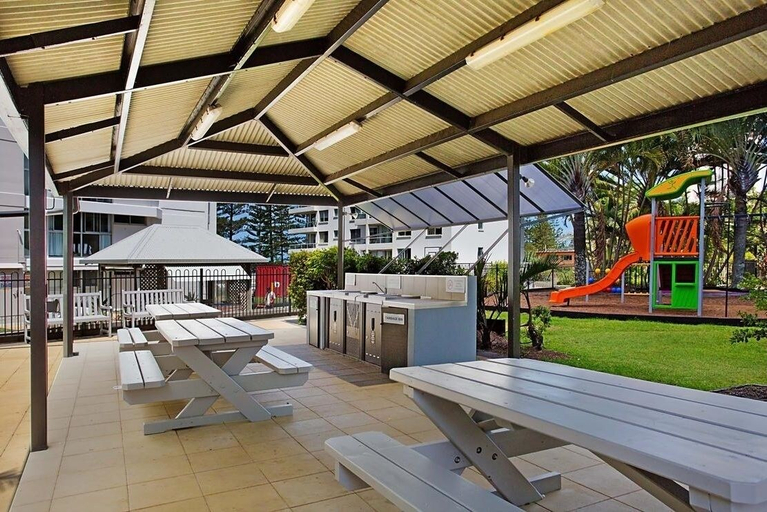 Food & Drinks, Horizons Holiday Apartments, Gold Coast