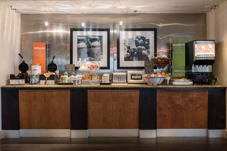 Food & Drinks 5, Hampton Inn Brooksville Dade, Hernando