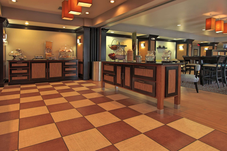 Food & Drinks 5, Hampton Inn Defiance, Defiance