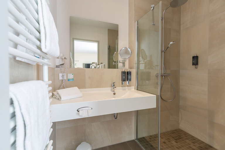 Bathroom 4, Mythenresort Heimdall, Harz