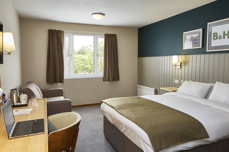 Bedroom 2, The Boat & Horses Inn, Oldham