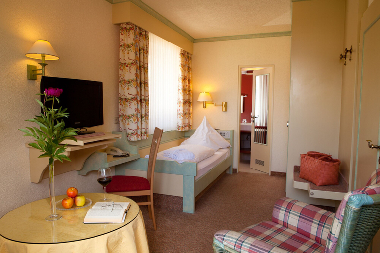 Bedroom 3, Hotel Lamm, Freudenstadt