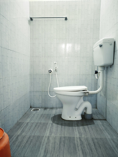 Bathroom 3, Hiliya Resort - Hostel, Wayanad