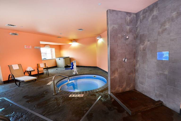Bathroom 4, Baymont by Wyndham Grand Forks, Grand Forks