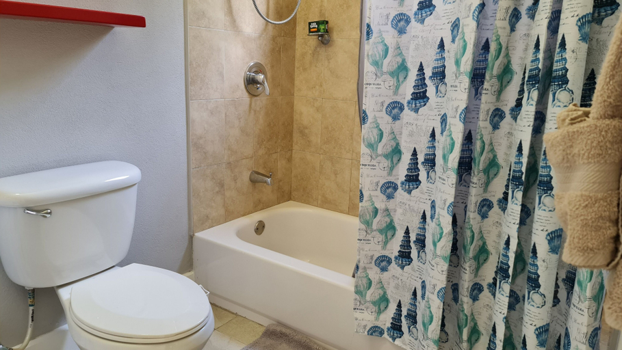 Bathroom 3, The Guest Apartments at Border Crossings