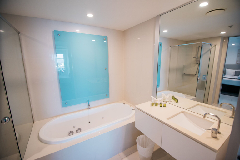 Bathroom 5, Q1 Resort & Spa, Gold Coast