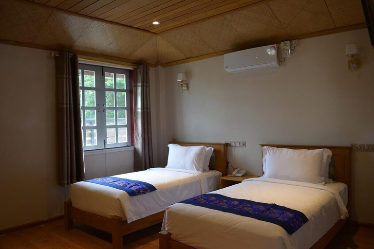 Bedroom 2, Silver Lake Hotel, Taunggye