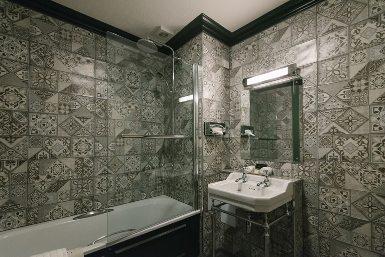 Bathroom 5, The Spa Hotel, Kent