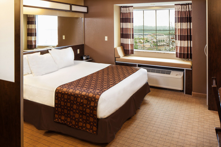 Bedroom 3, Microtel Inn & Suites by Wyndham St Clairsville/Wheeling, Belmont