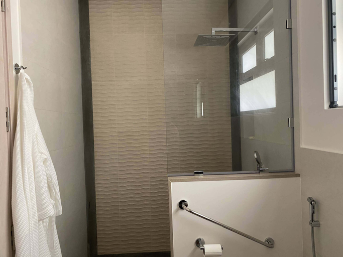 Bathroom 4, Paradise Chalets Yoga & Wellness