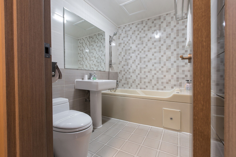 Bathroom 4, Hotel Elin, Jeju