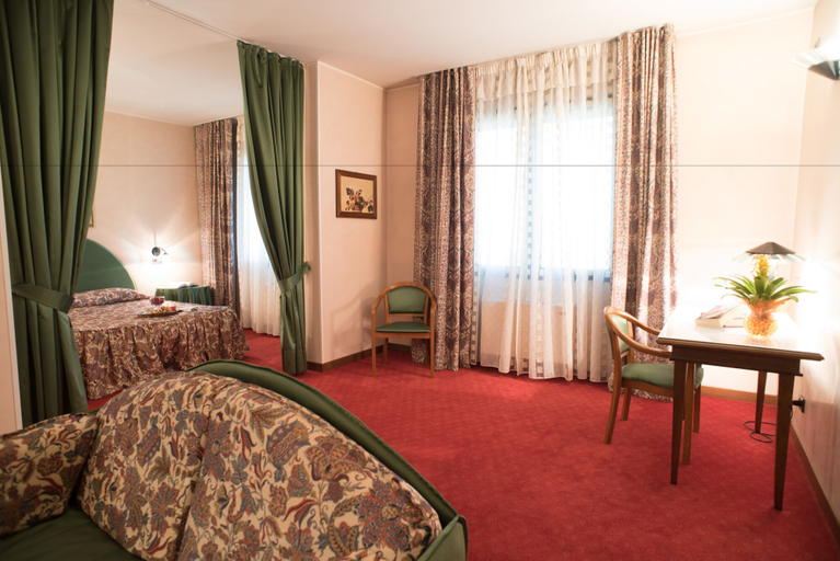 Bedroom 2, Hotel Tessarin, Rovigo