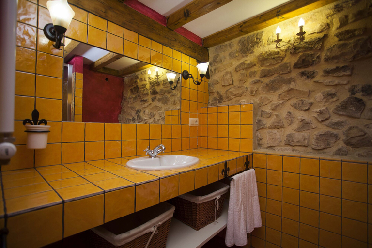 Bathroom 5, Hotel Rural La Torre de Bisjueces, Burgos