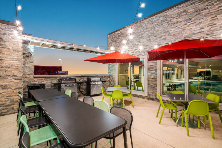 Food & Drinks 5, Home2 Suites by Hilton Brunswick, Glynn