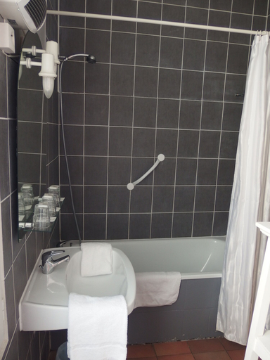 Bathroom 4, Au St Roch Hotel et Jardin, Vaucluse