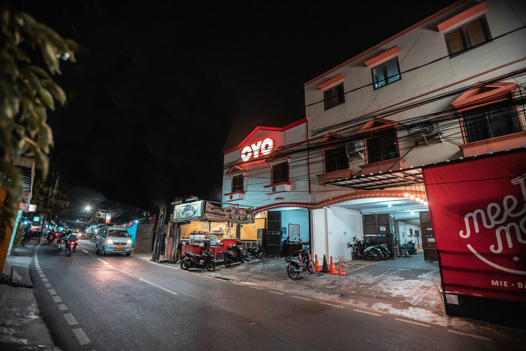 Exterior & Views 2, OYO 868 Wisma Taisir, West Jakarta