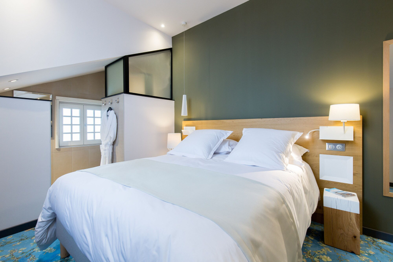 Bedroom 3, Hôtel Berria, Pyrénées-Atlantiques