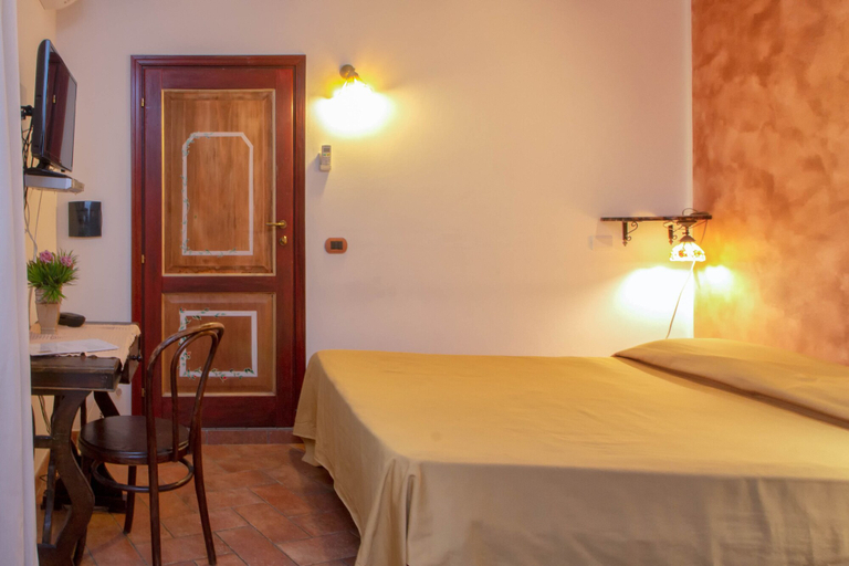 Bedroom 4, Donnaciccina Accomodation, Vibo Valentia