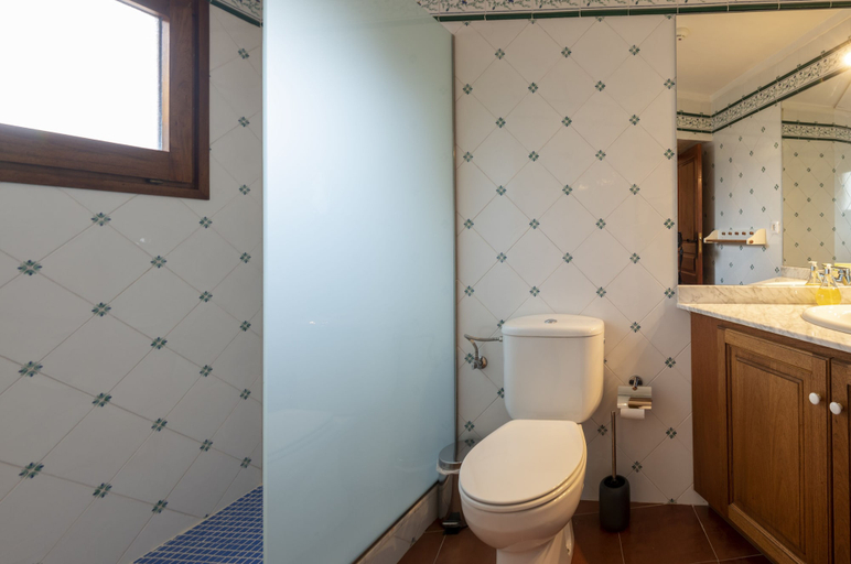 Bathroom 5, Hostal Can Xicu, Girona