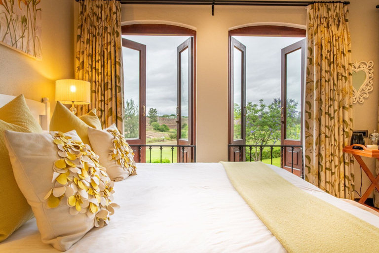 Bedroom 2, Oliver's Restaurant & Lodge, Ehlanzeni