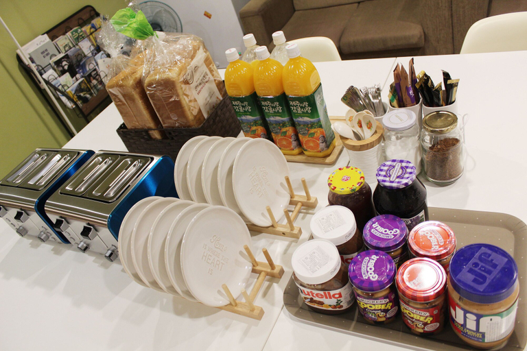 Food & Drinks 4, Orange Guesthouse - Hostel, Dong