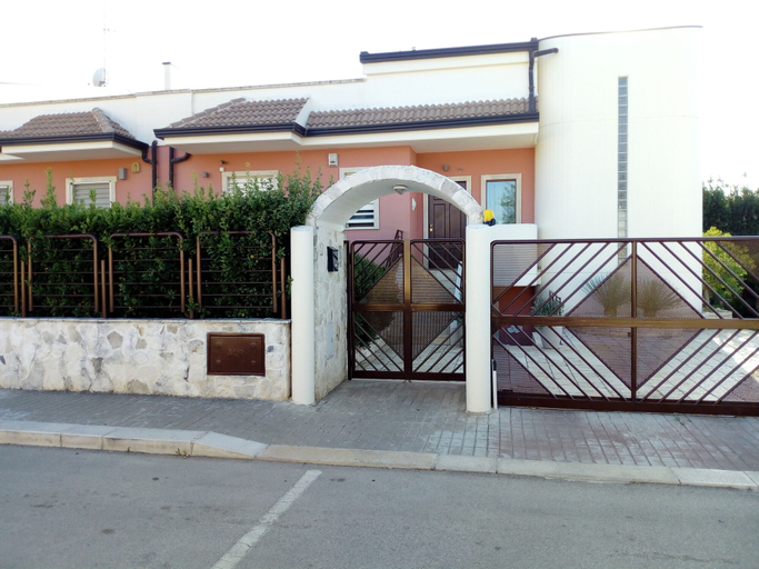 Exterior & Views 2, B&B Villa Rosa, Bari