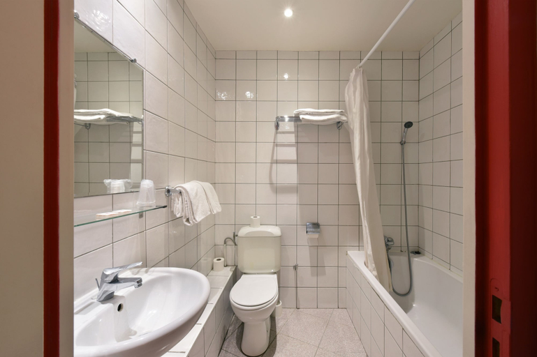 Bathroom 3, Hôtel Richmond, Paris