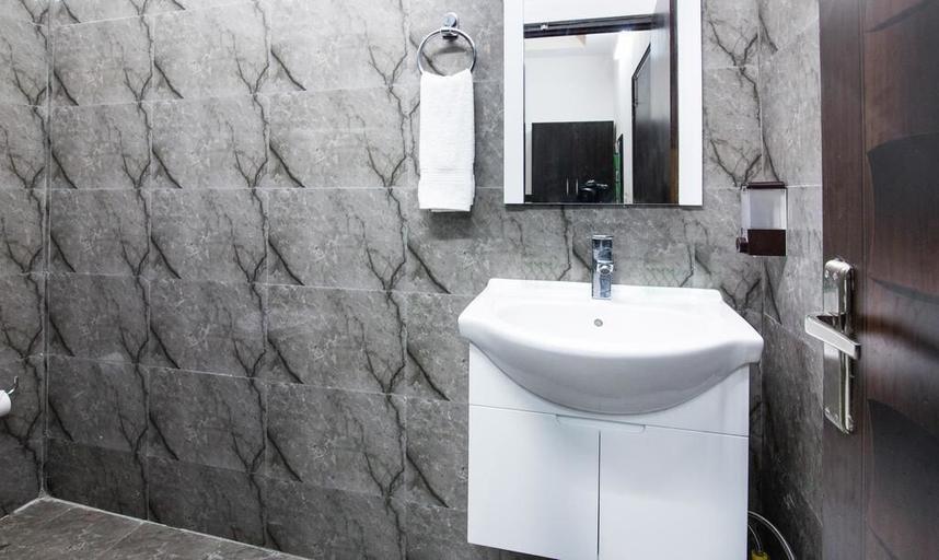 Bathroom 4, Sumanglam, Dehradun