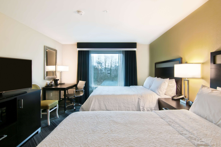 Bedroom 3, Hampton Inn & Suites Bellevue Downtown-Seattle, King