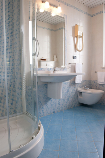 Bathroom 4, Hotel Gardenia, Torino