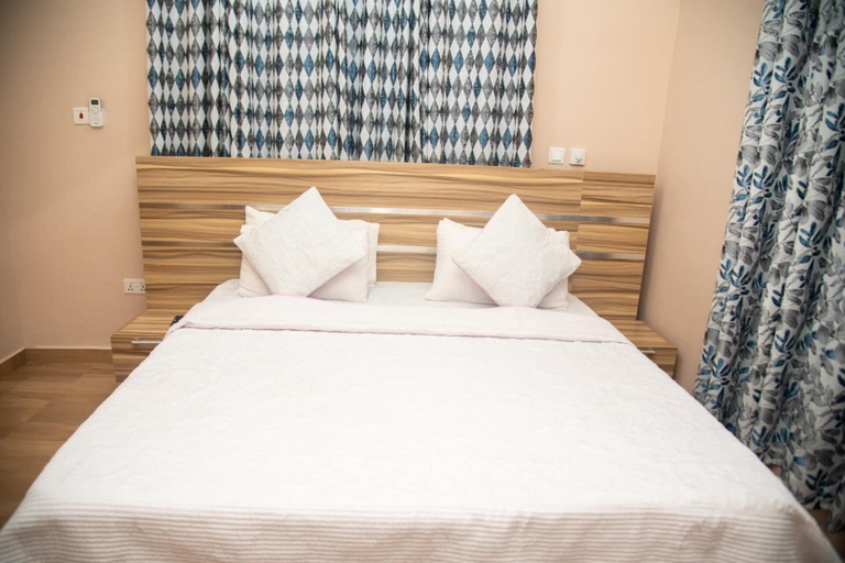Bedroom 4, Captivating 1-bed Apartment in Tema, com 25, Tema