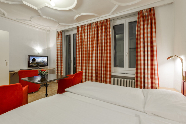Bedroom 3, Hotel Alpina, Luzern