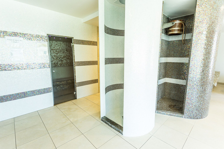 Bathroom 5, Chateau Appony, Topolcany