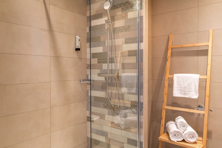 Bathroom 4, Best Western Plus Antibes Riviera, Alpes-Maritimes